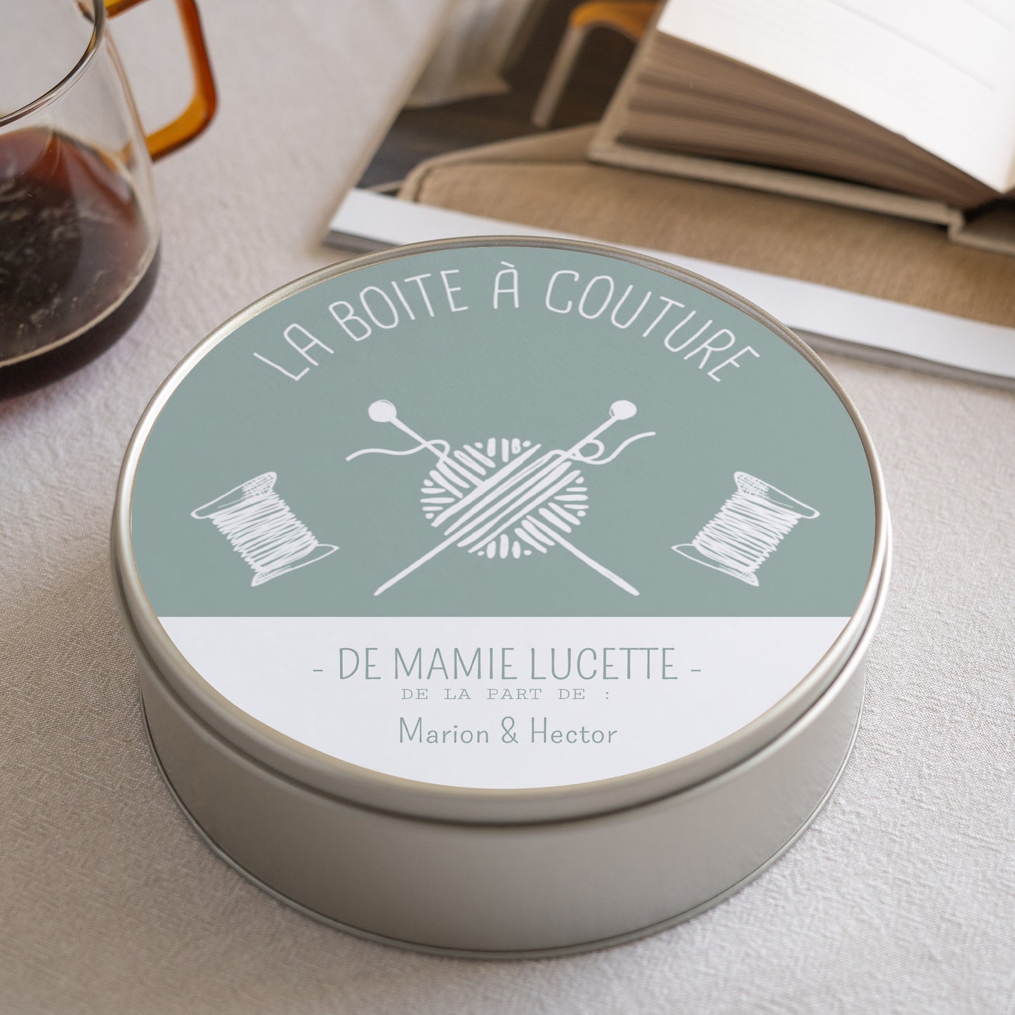 Boite métallique Objets Ronde Tricot pour Mamie photo N° 1