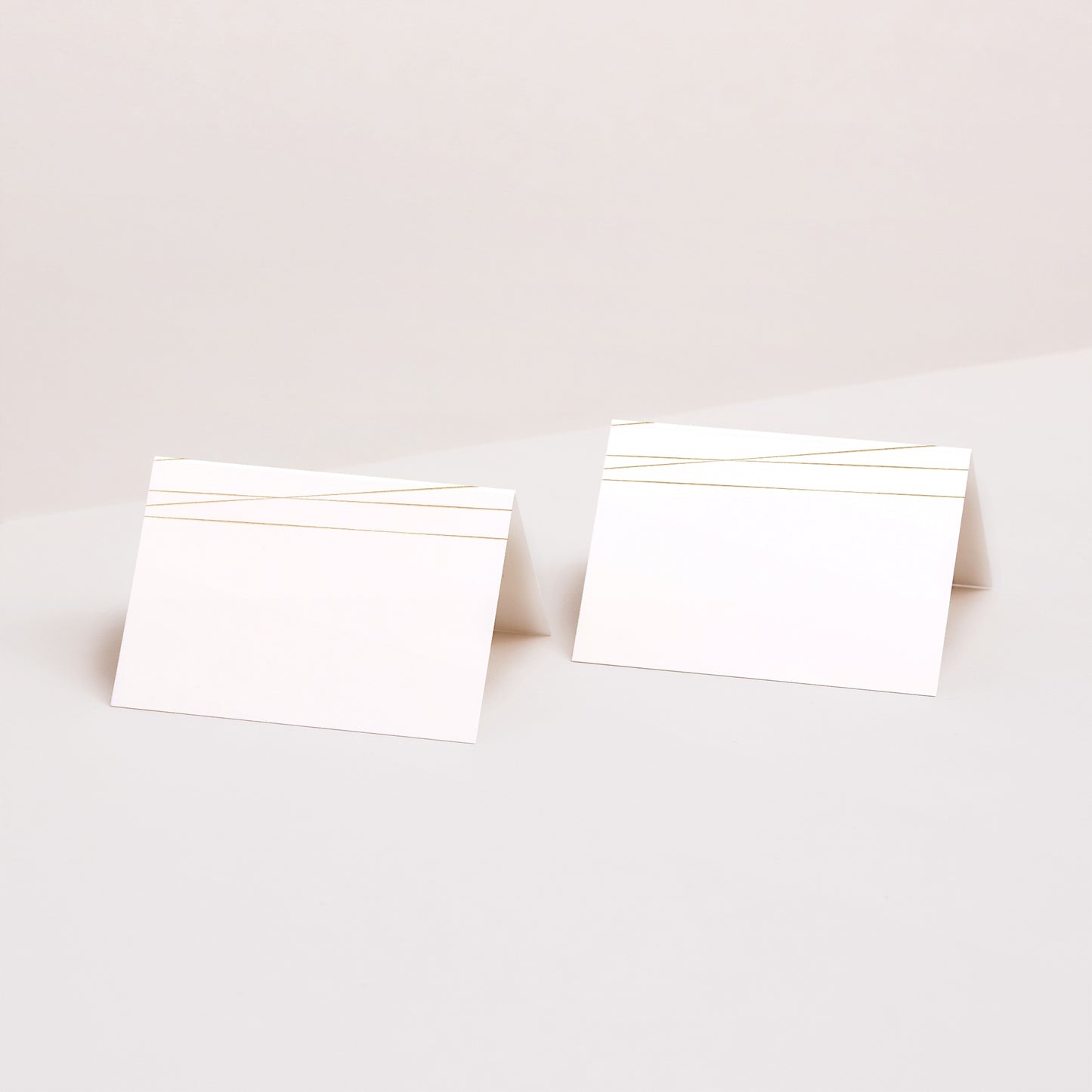Marque-place Mariage 2 volets Minimaliste Chic photo N° 1