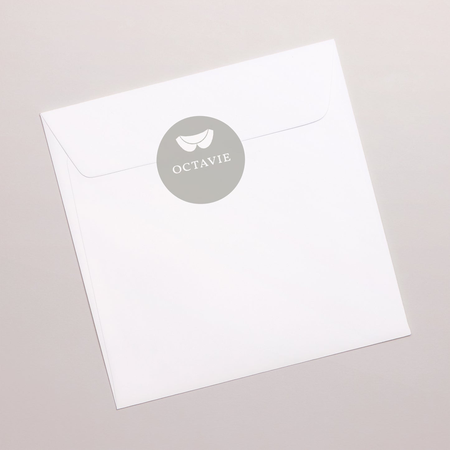 Sticker Baptême Rond Robe de lumière photo N° 3