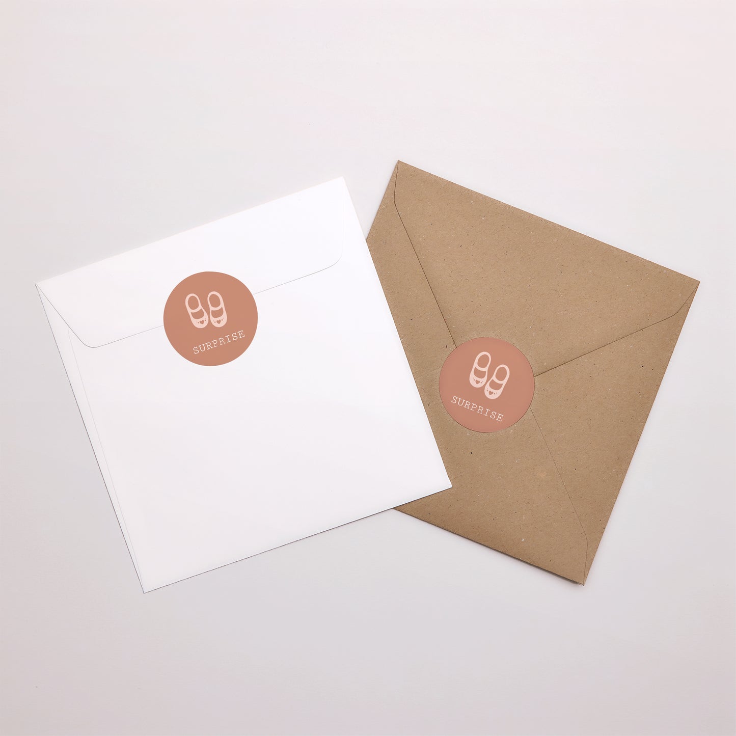 Sticker Naissance Rond Robe rose, photos, marque-page photo N° 1
