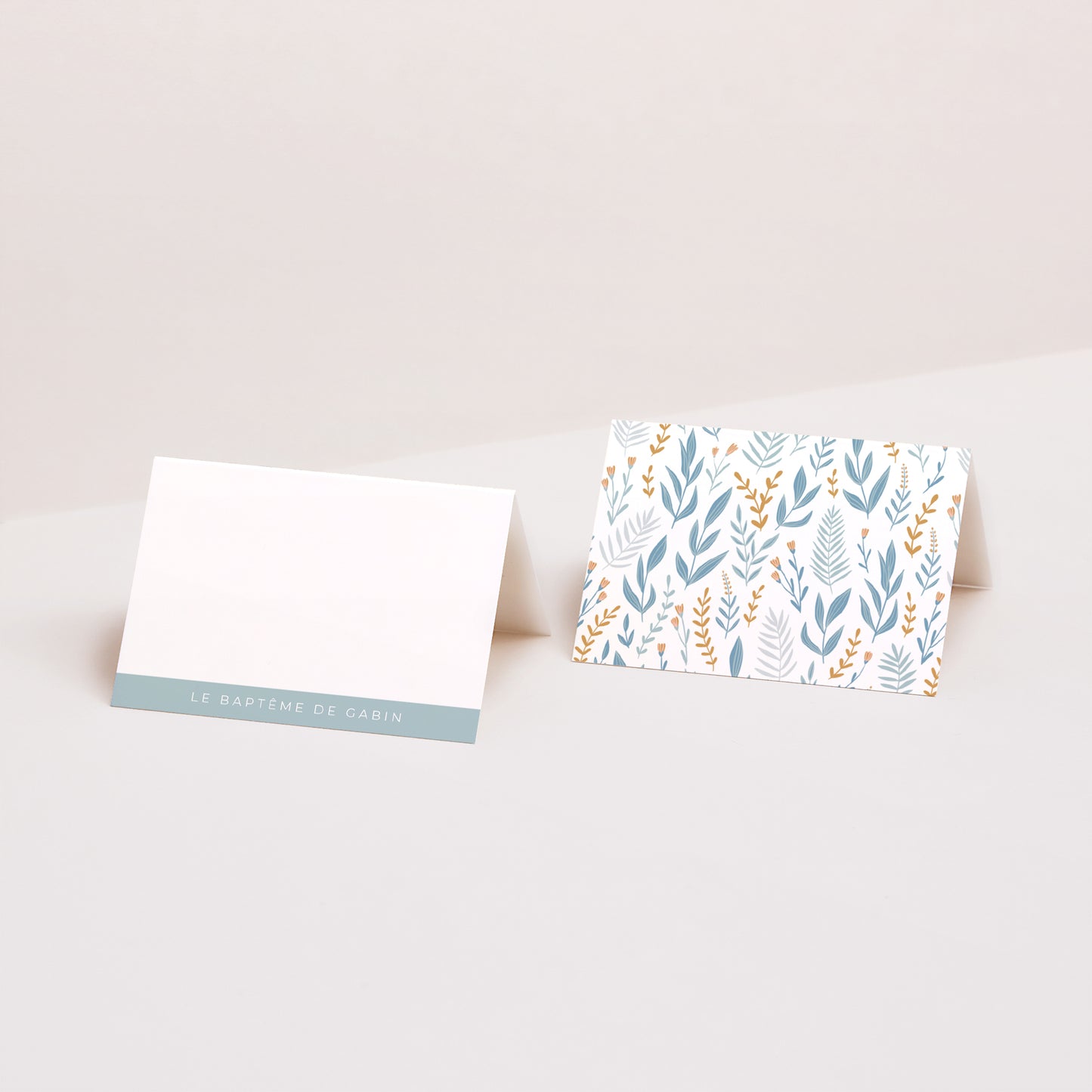 Marque-place Baptême 2 volets Colombe, bandeau floral, bleu photo N° 1