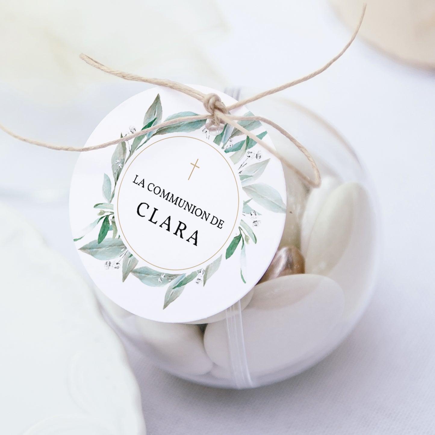 Boîte à dragées Communion boule avec étiquette ronde Couronne Florale, médaillon et croix d'or photo N° 1