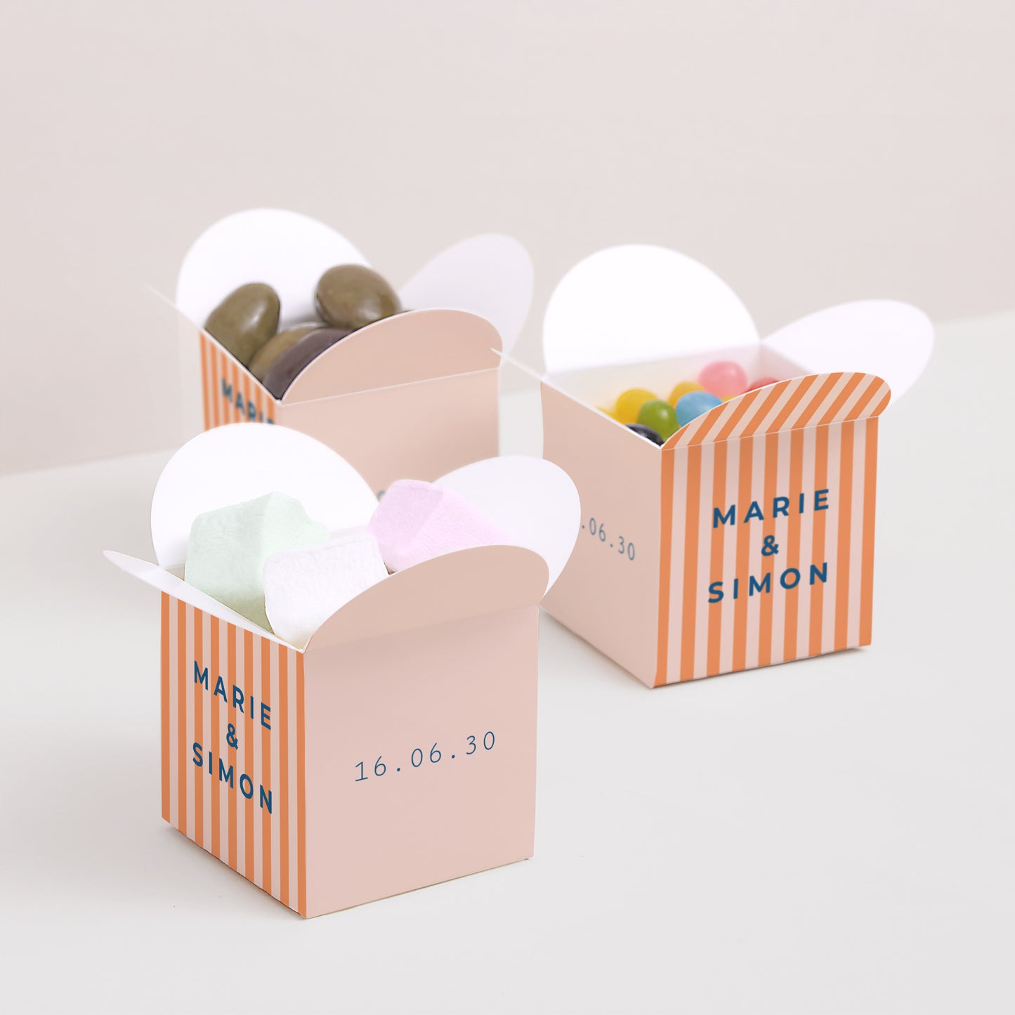 Boîte à dragées Mariage Ouverture papillon L'amour à la plage photo N° 3