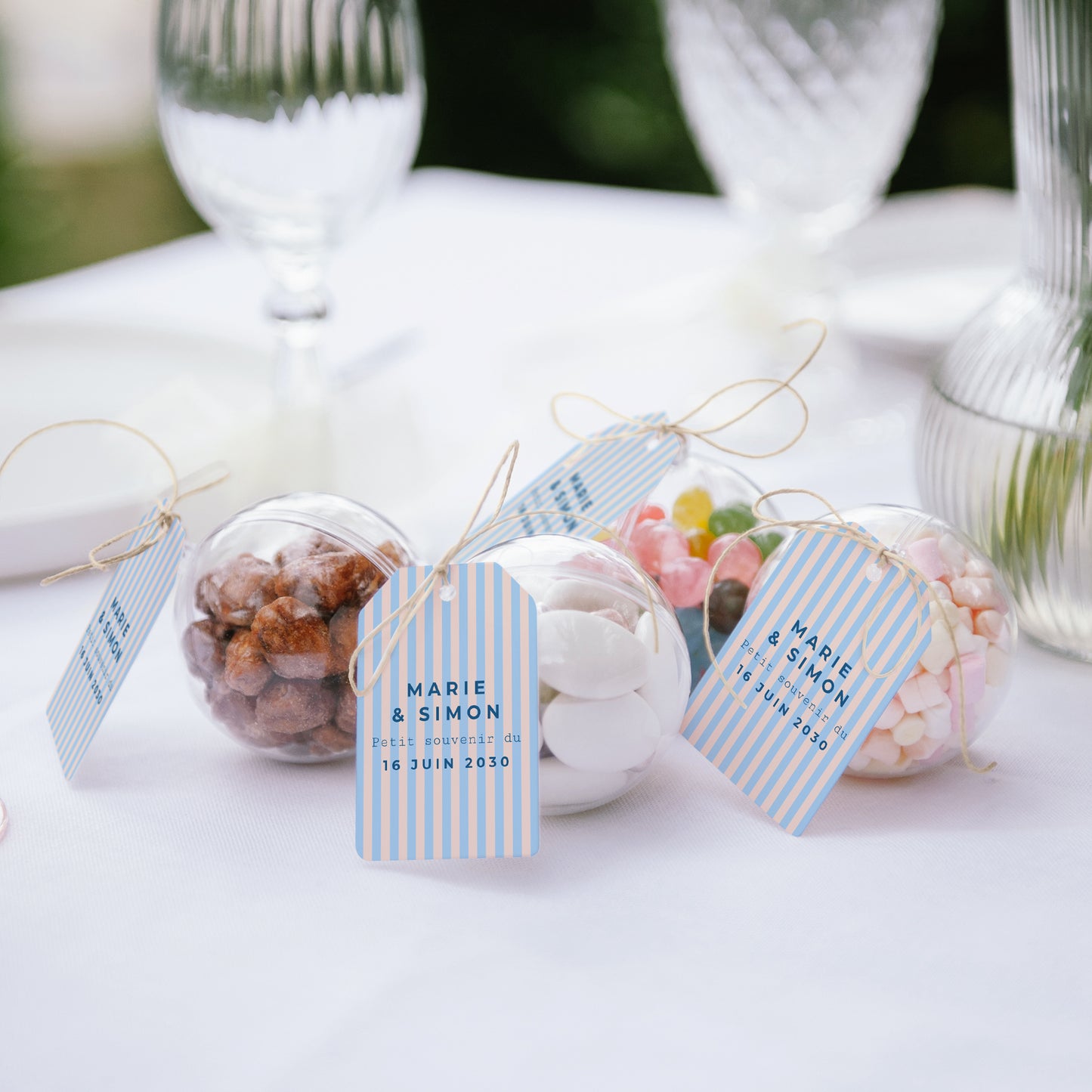 Boîte à dragées Mariage boule avec étiquette fanion L'amour à la plage photo N° 2