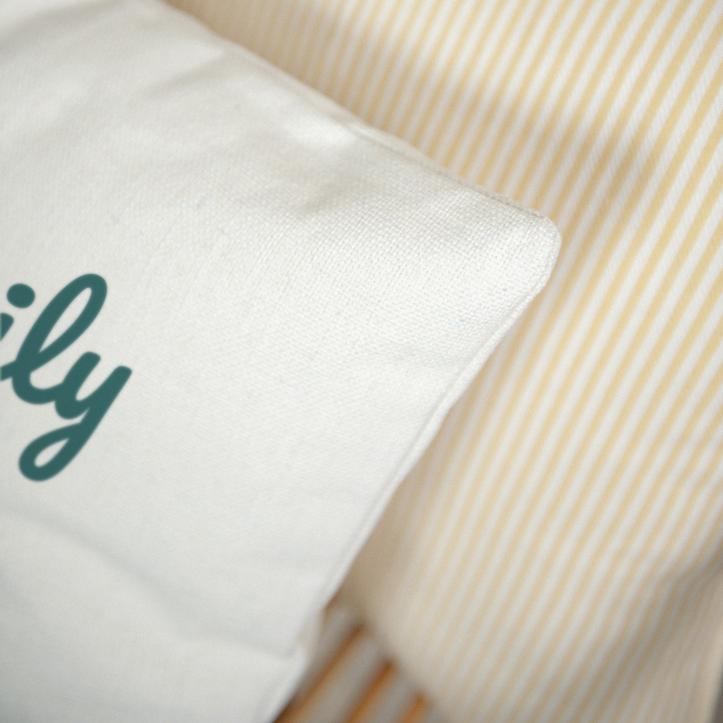 Coussin Objets Beige naturel Family Gang photo N° 3