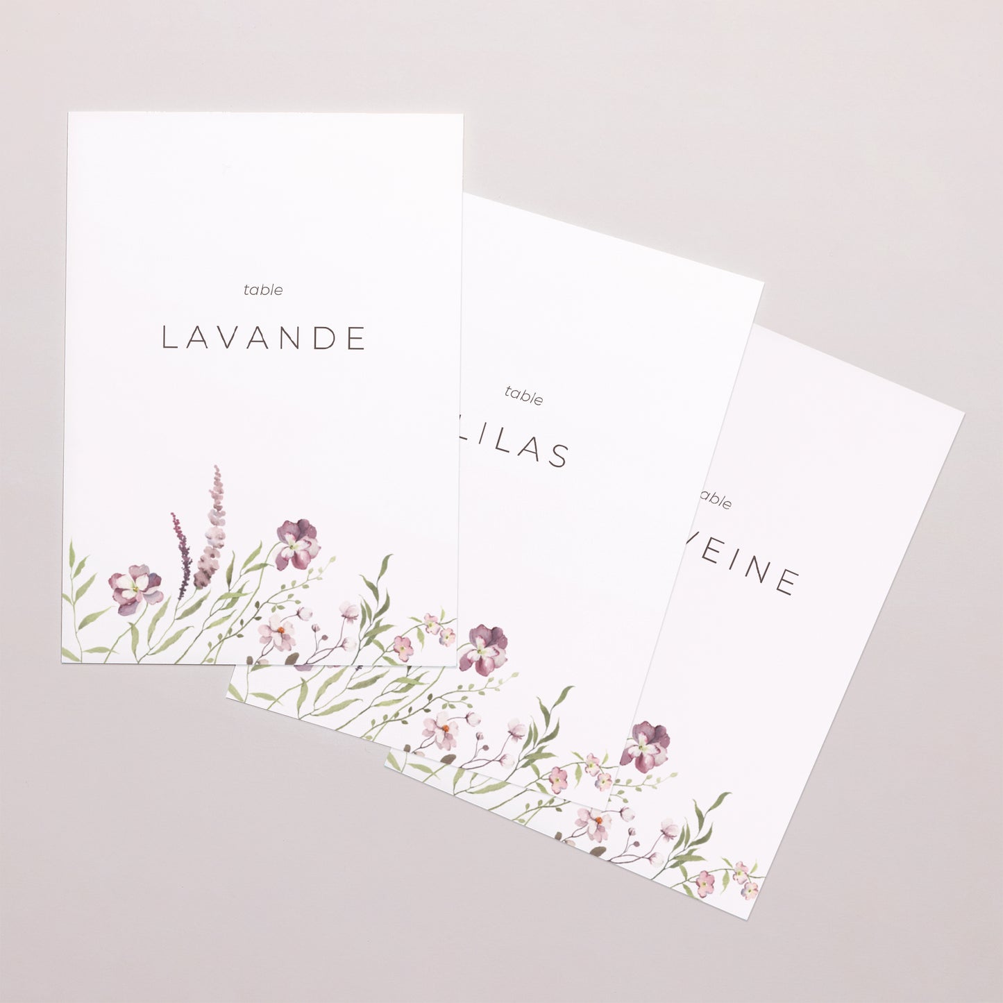 Marque table Mariage Rectangle Petites fleurs mauves photo N° 1