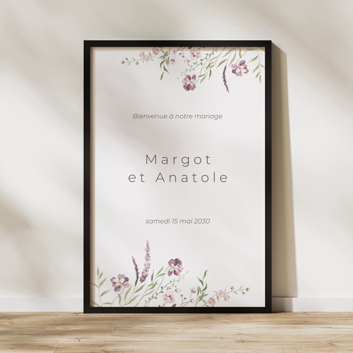 Panneau bienvenue Mariage Portrait 60 x 90 cm Petites fleurs mauves photo N° 1
