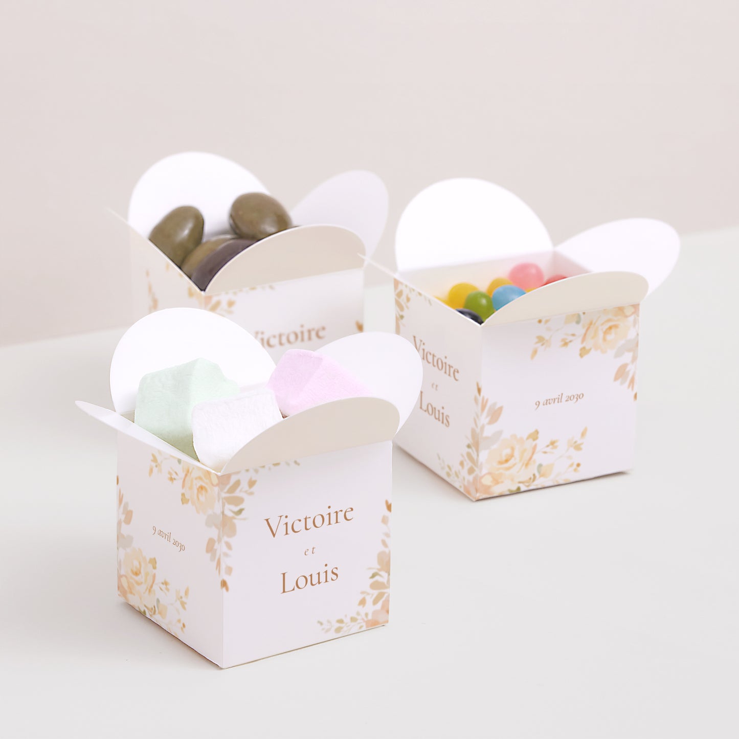 Boîte à dragées Mariage Ouverture papillon Pochette fleurie photo N° 3