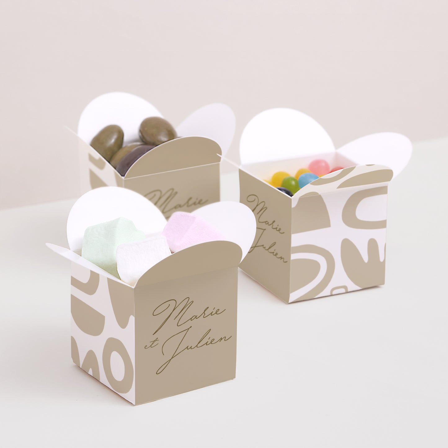 Boîte à dragées Mariage Ouverture papillon Camaieu abstrait photo N° 3