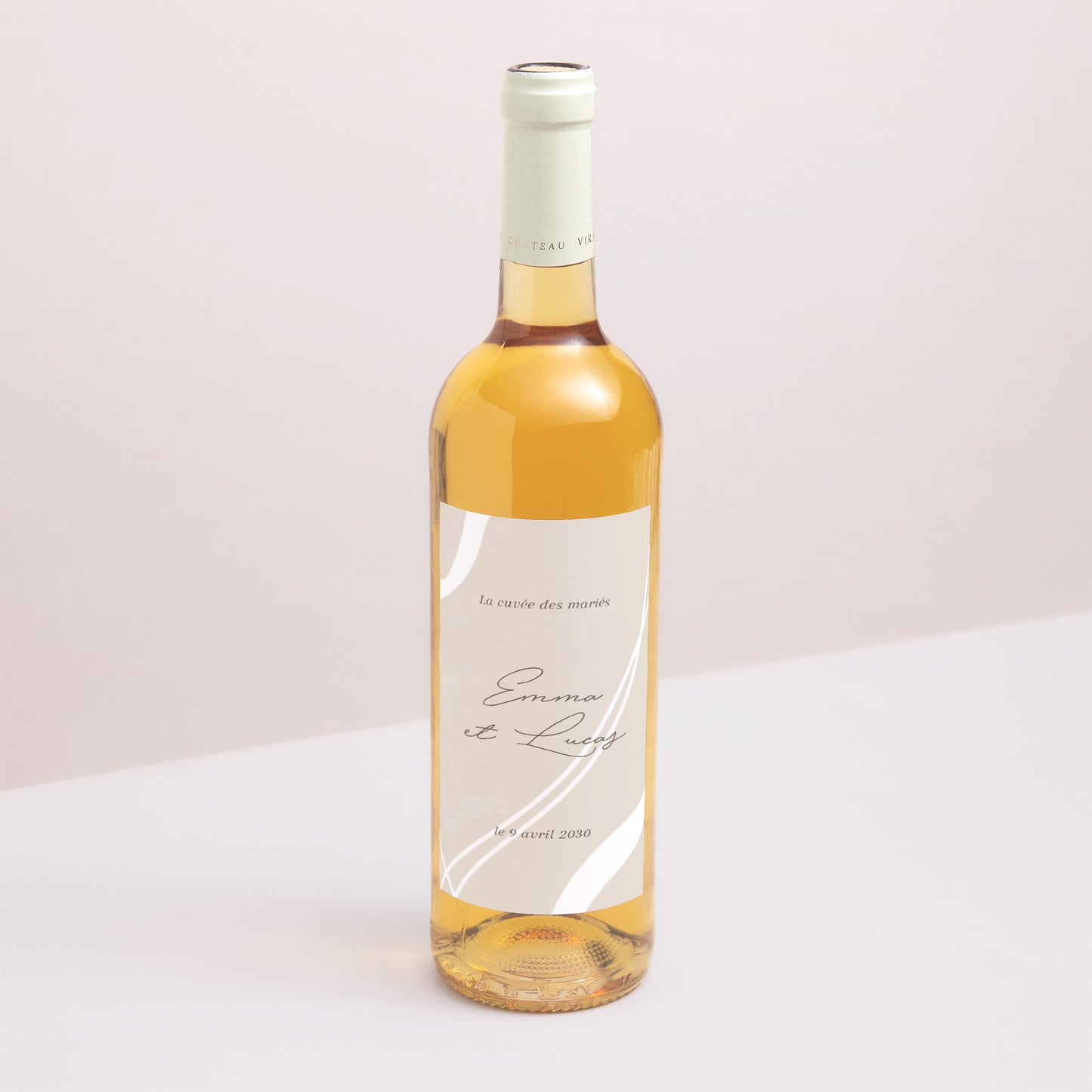 Etiquette bouteille Mariage Portrait Courbes sur fond beige photo N° 1