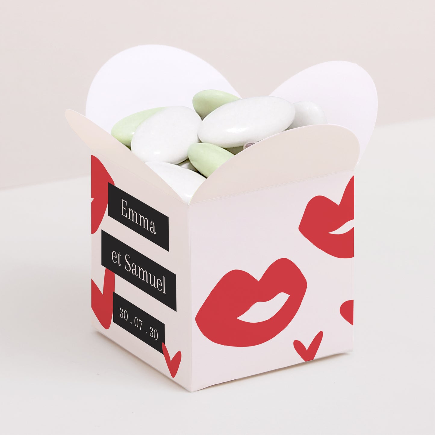 Boîte à dragées Mariage Ouverture papillon Bisous full of LOVE photo N° 1