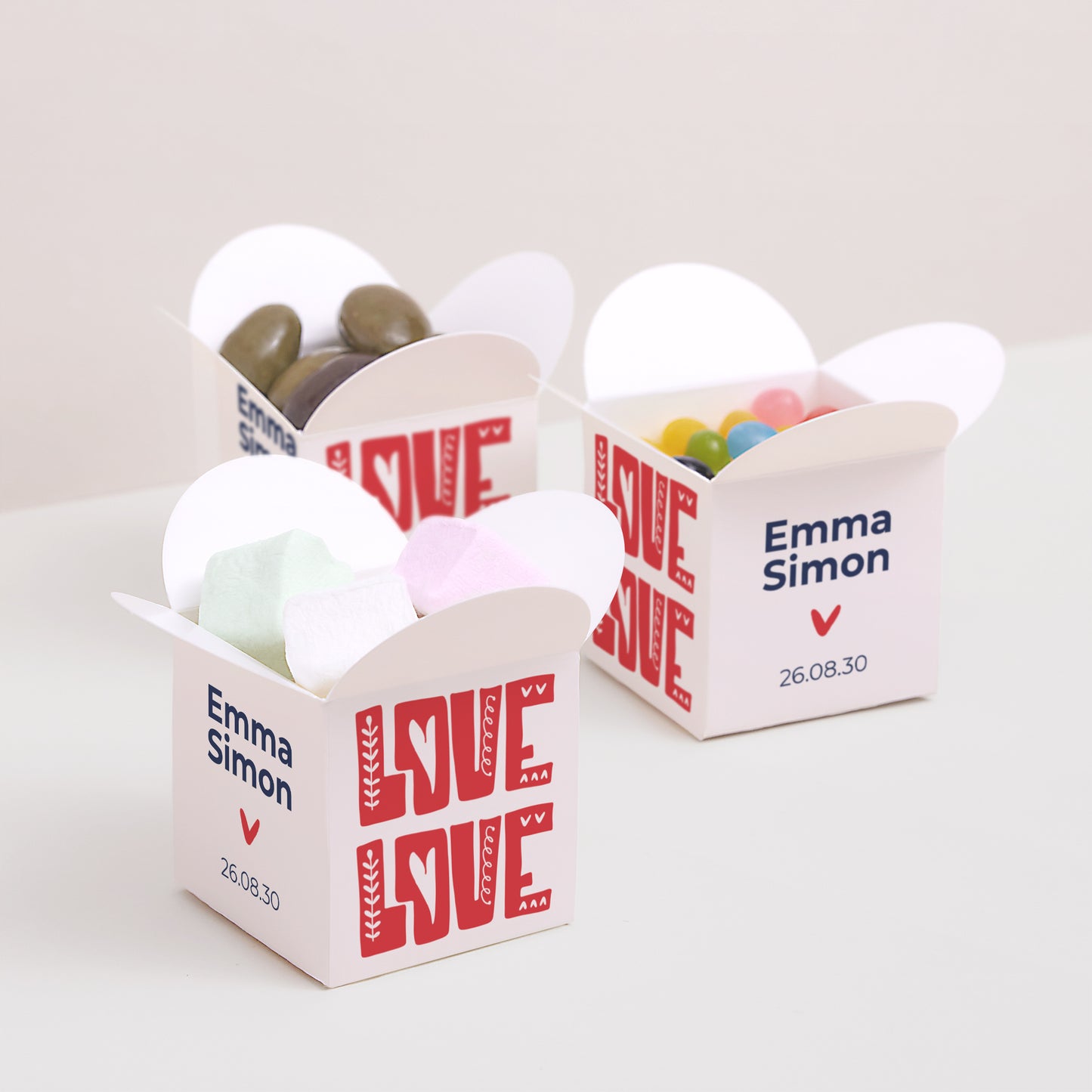 Boîte à dragées Mariage Ouverture papillon Que du Love photo N° 3