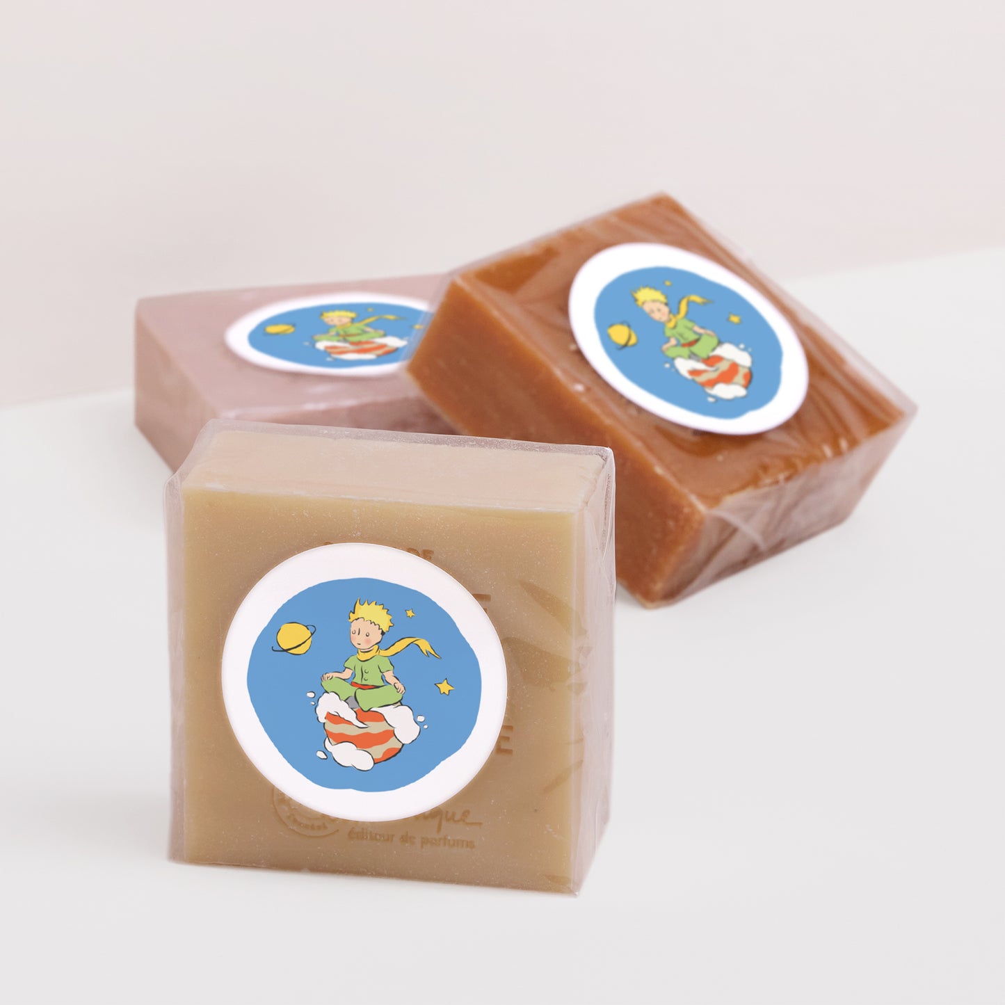 Sticker Naissance Rond Notre Univers photo N° 2