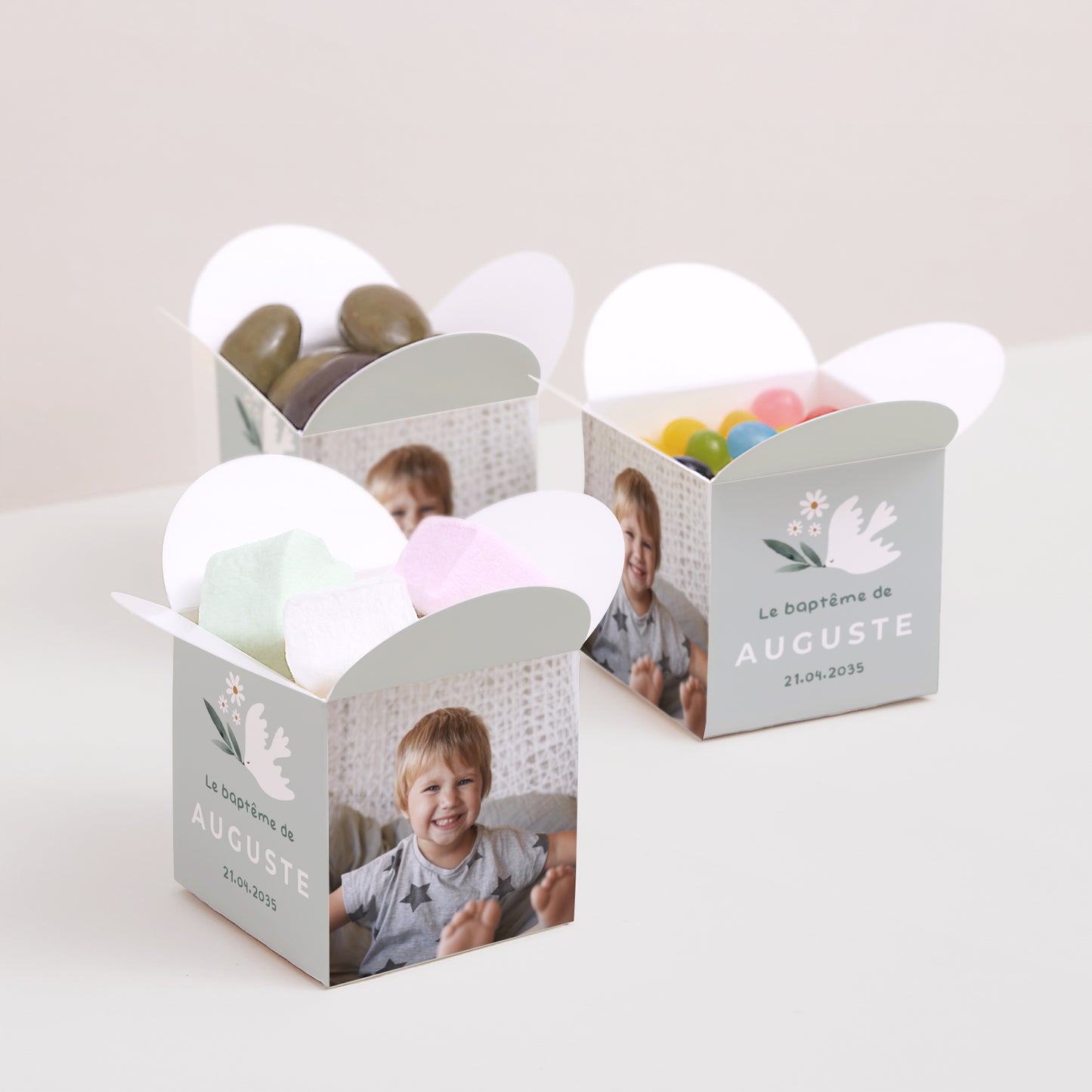 Boîte à dragées Baptême Ouverture papillon Couronne délicate photo N° 3