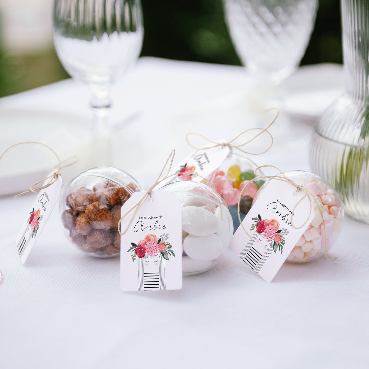 Boîte à dragées Baptême boule avec étiquette fanion Petite Fleur bénie photo N° 2