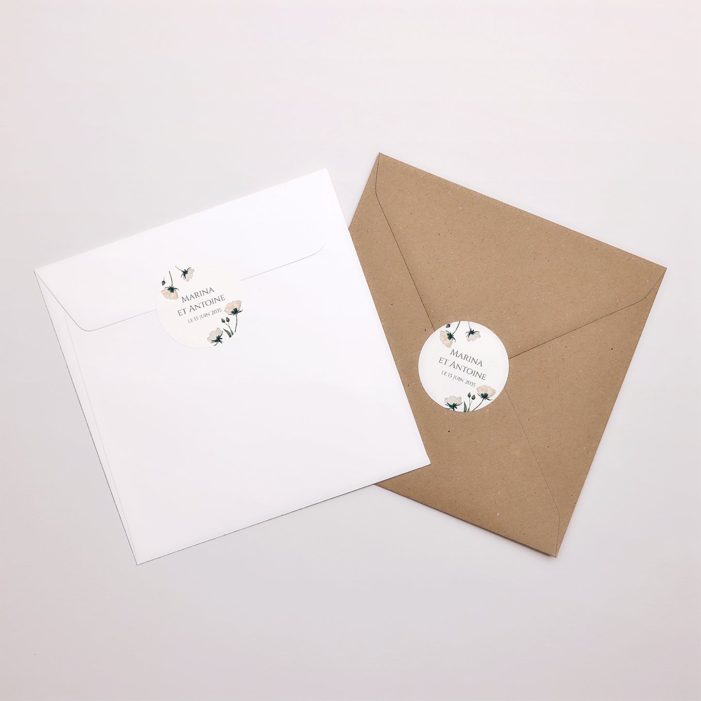 Sticker Mariage Rond Douces Fleurs photo N° 3
