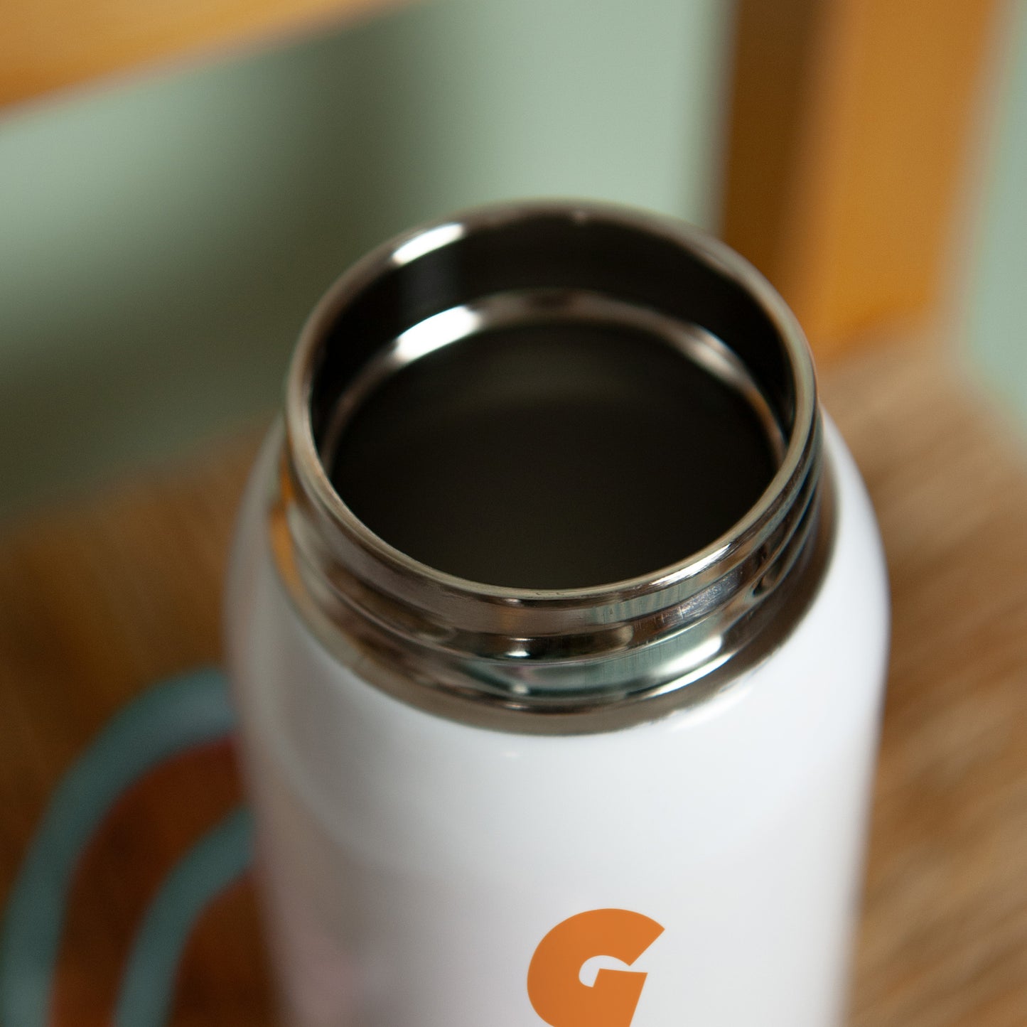 Gourde enfant Bleue, 32 cl Des chiens et des lettres oranges photo N° 5