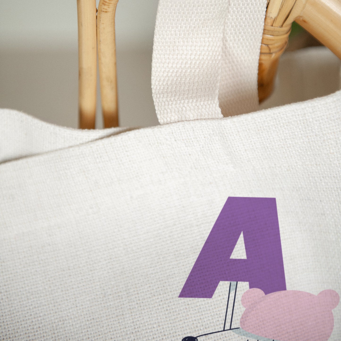 Tote bag Anse en toile Des chiens et des lettres violettes photo N° 3