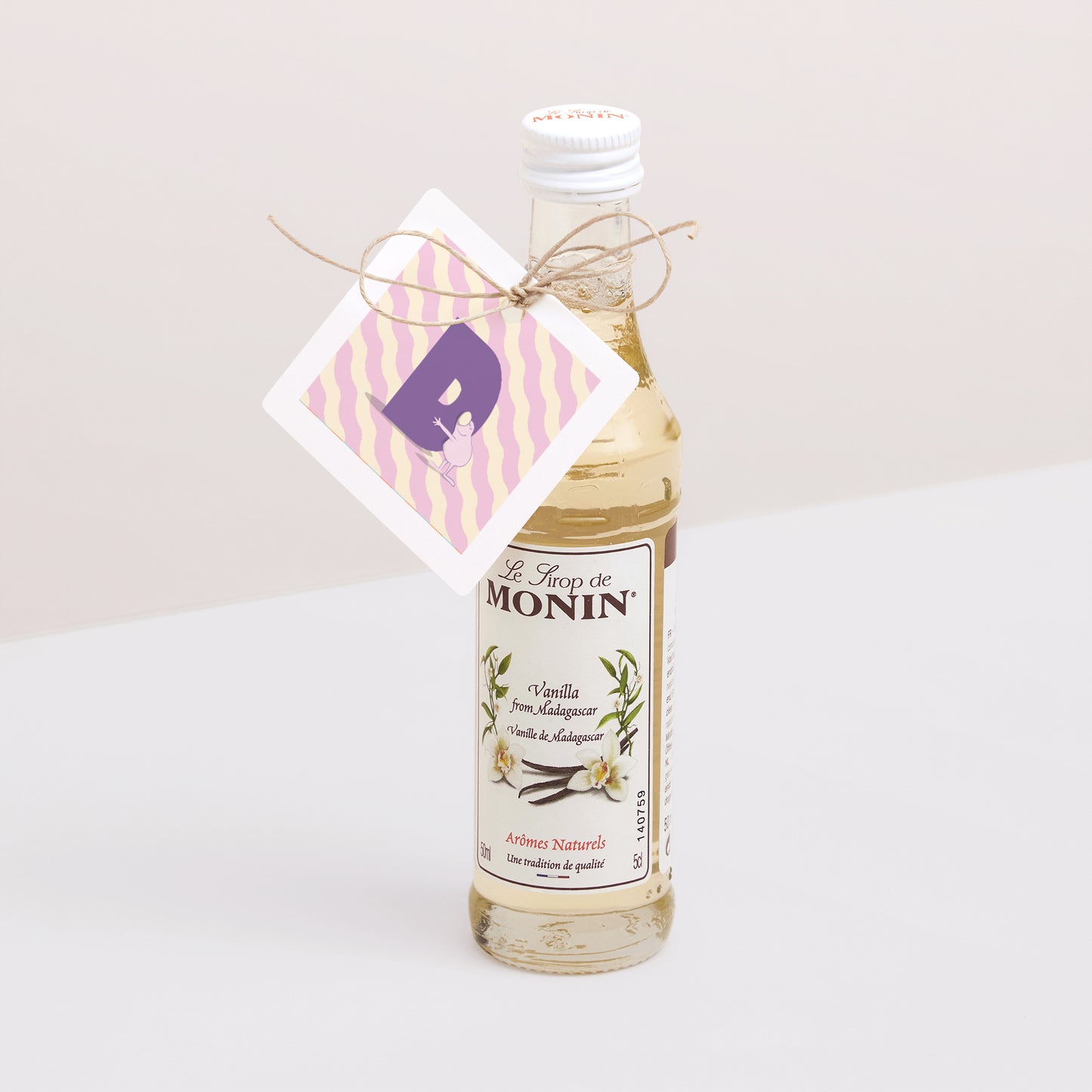 Etiquette perforée Naissance Carrée Mon initiale d'amour rose II photo N° 3