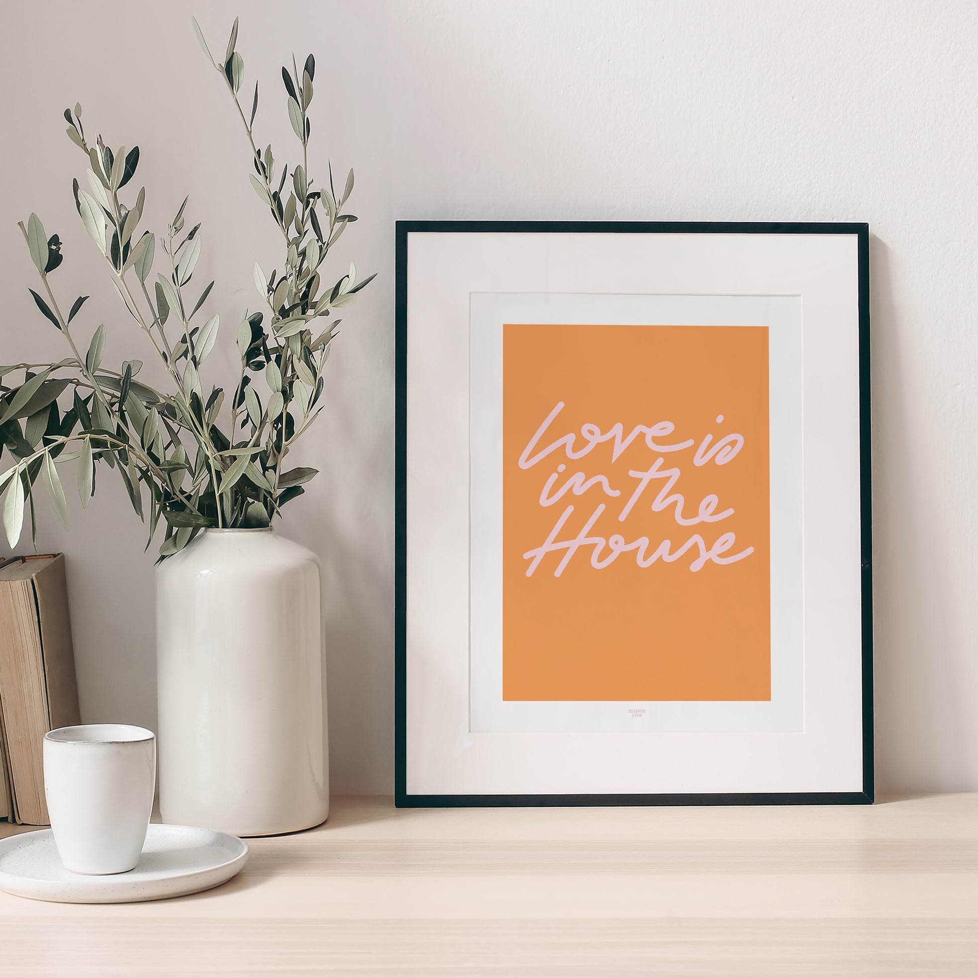 Affiche Portrait Love is in the house photo N° 1