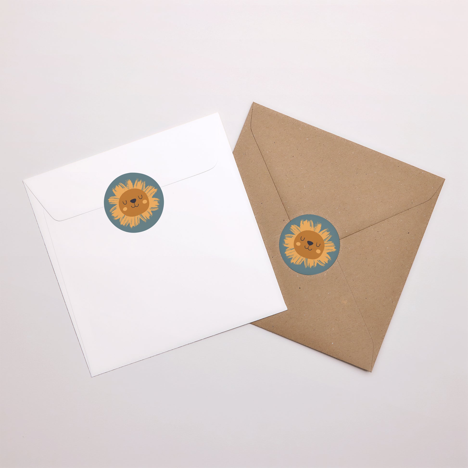 Sticker Naissance Rond Petit Lion photo N° 1