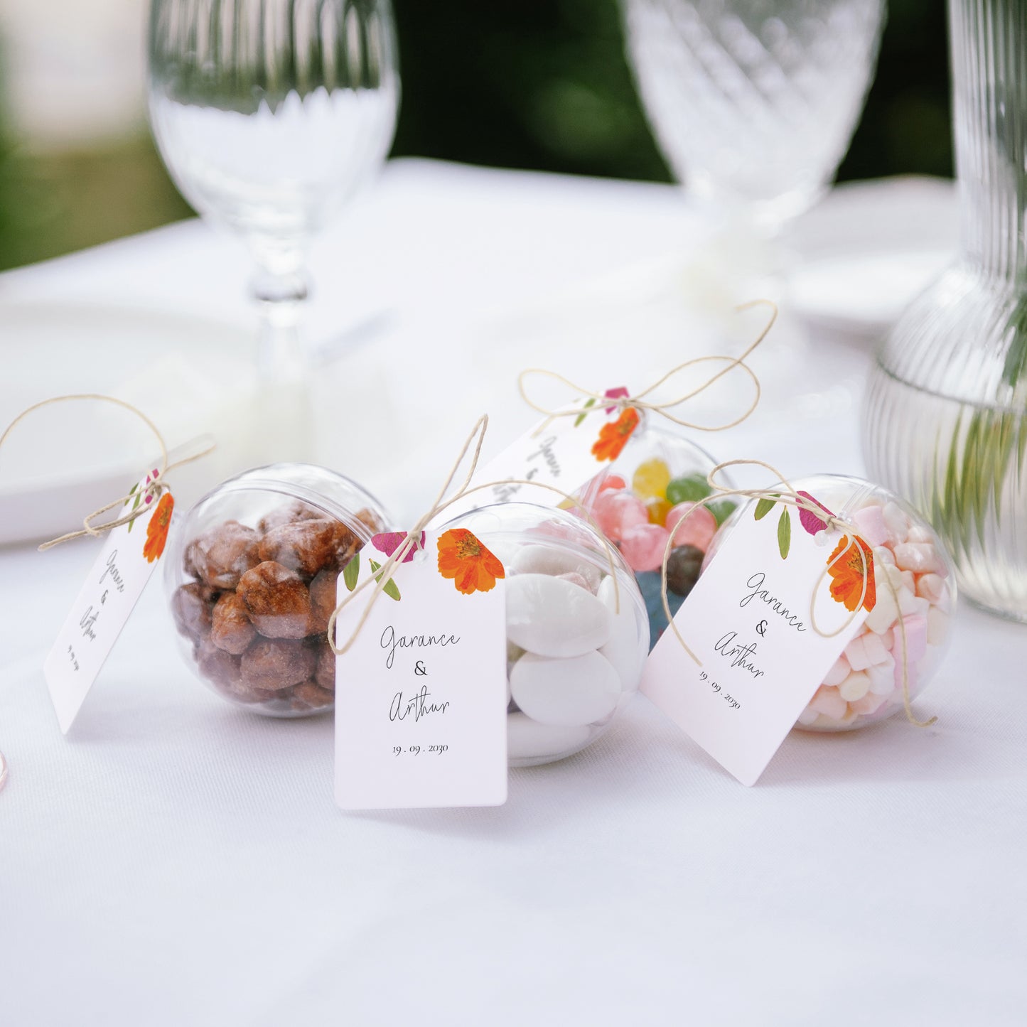 Boîte à dragées Mariage boule avec étiquette fanion Herbier Bucolique photo N° 2