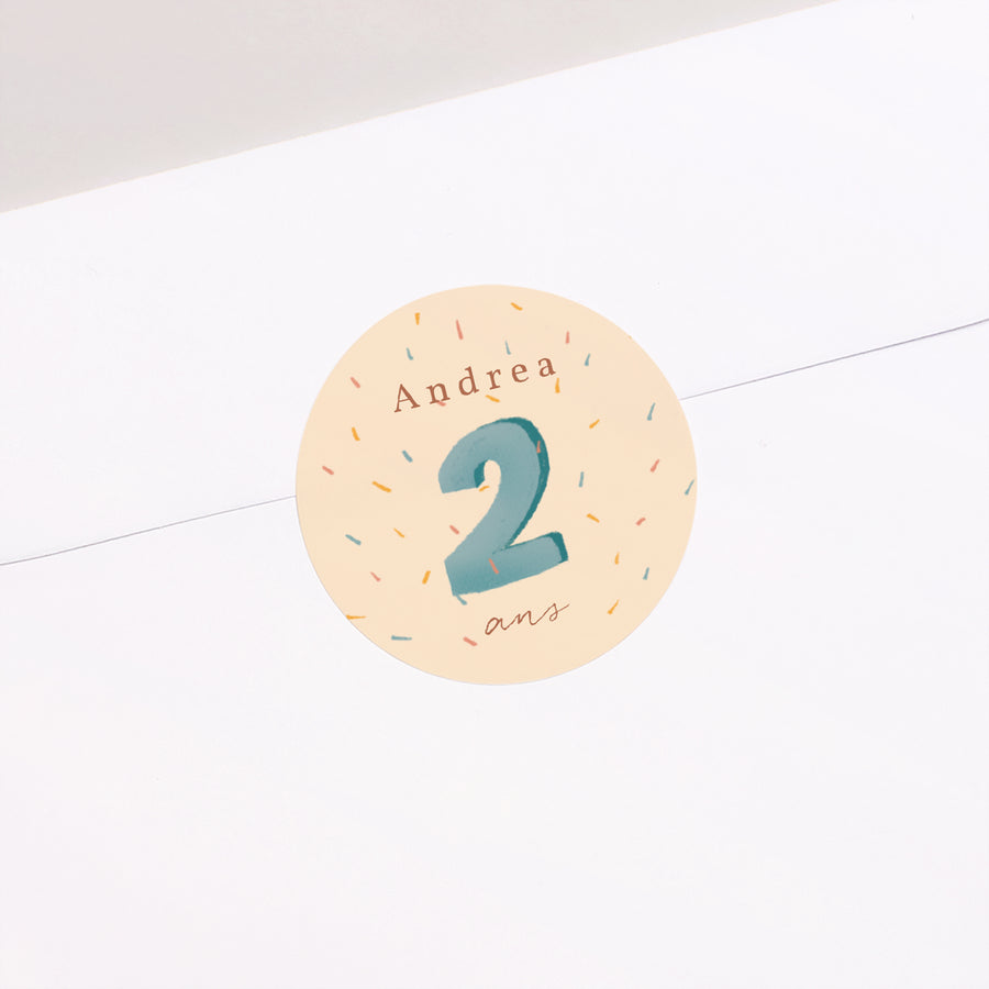 Sticker Anniversaire Enfant Rond Petit Dinosaure photo