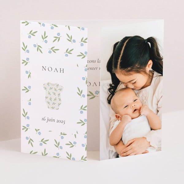 Faire-part Naissance Triptyque ouverture fenêtre Body fleurs bleues photo