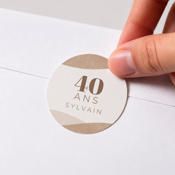 Sticker Anniversaire Adulte Rond Camaïeu Beige 40 ans photo