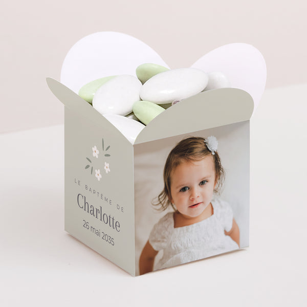 Boîte à dragées Baptême Ouverture papillon Petites fleurs vert photo