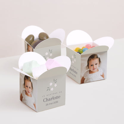 Boîte à dragées Baptême Ouverture papillon Petites fleurs vert photo N° 3