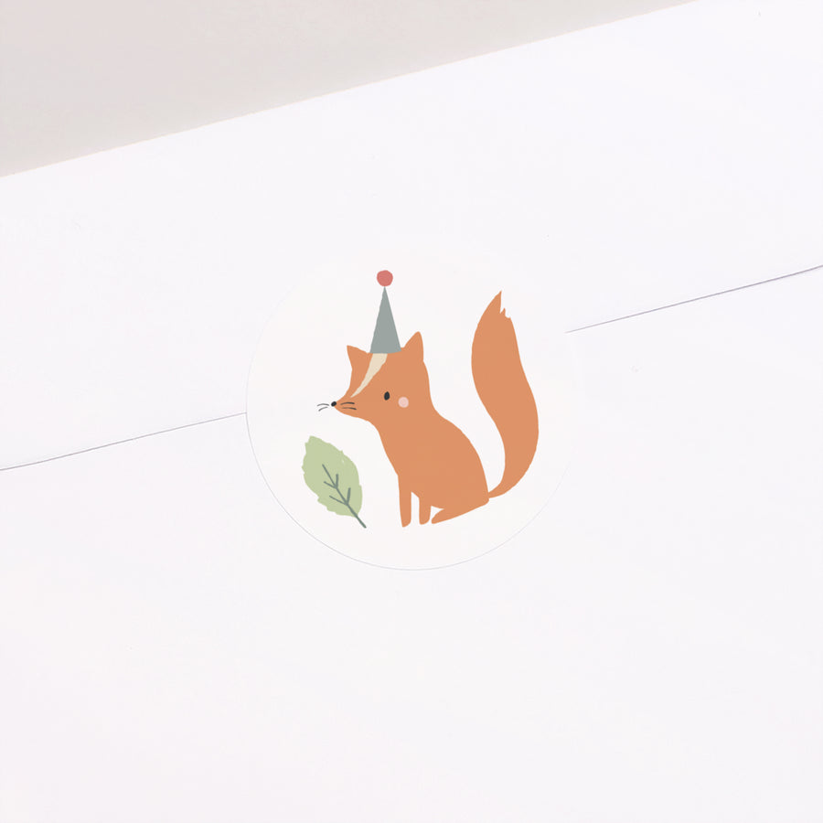 Sticker Anniversaire Enfant Rond Petit Explorateur photo