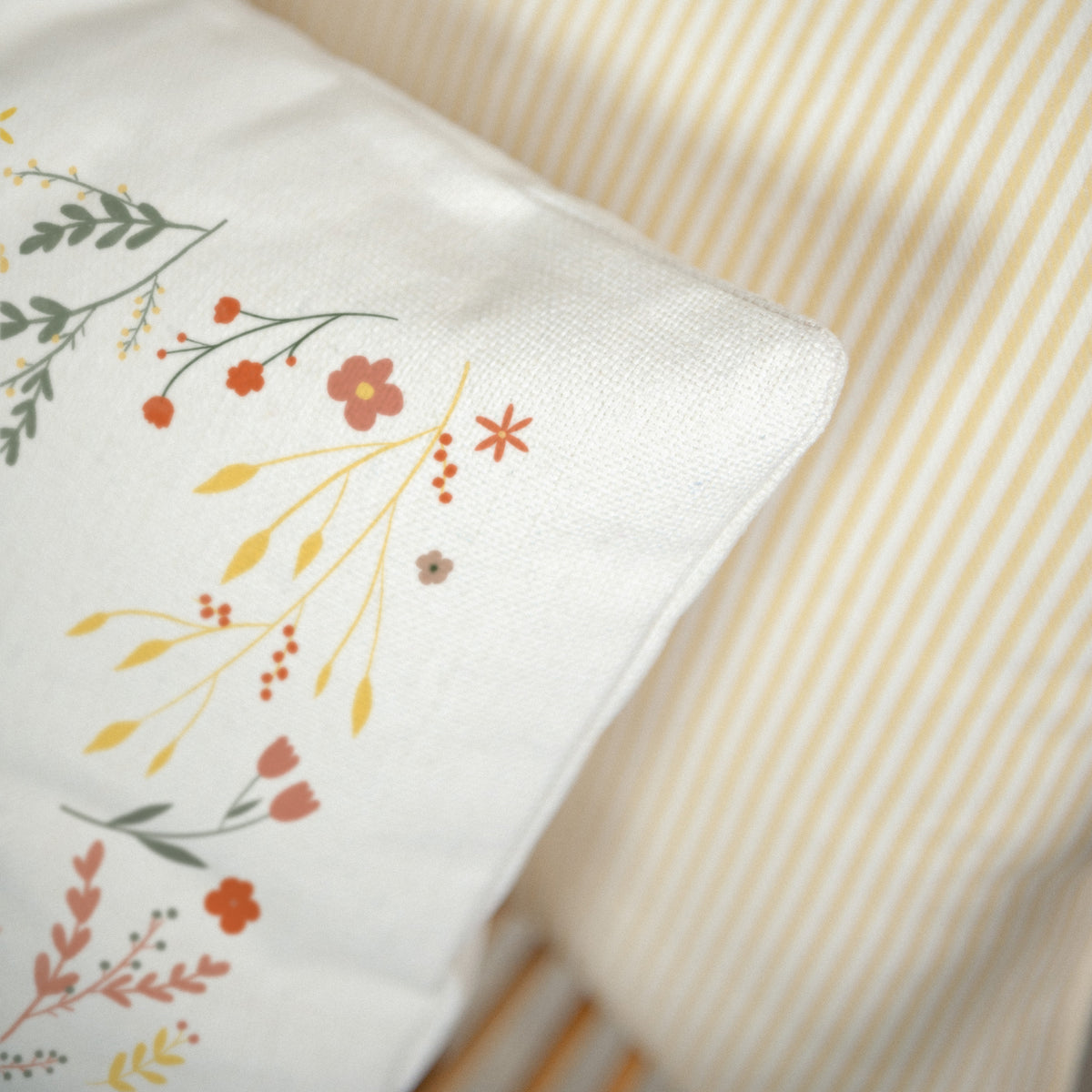 Coussin Objets Beige naturel Fleurs du Coeur photo N° 3