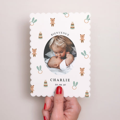 Faire-part Naissance Portrait, bords biscuit Doudous et Hochets