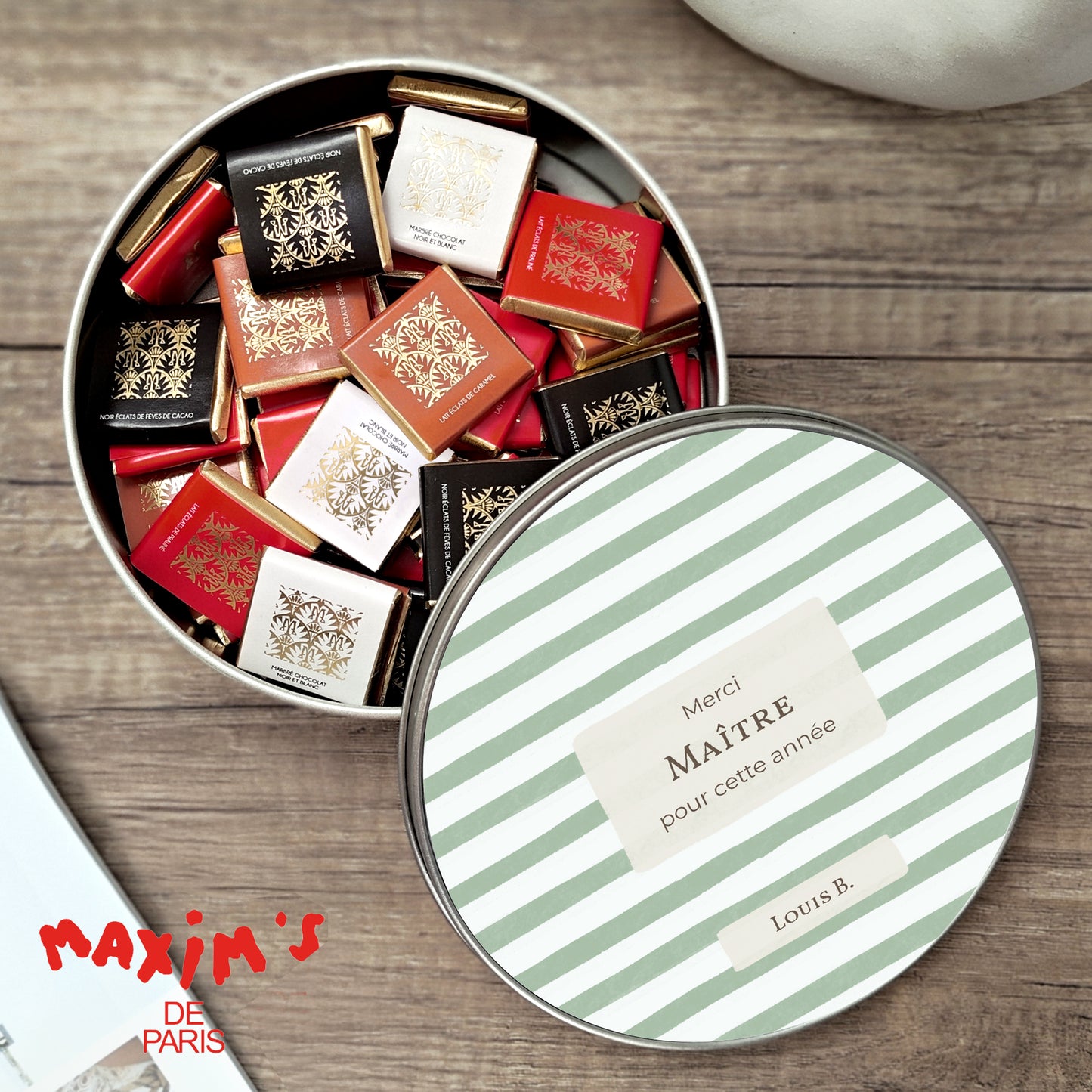 Boite métallique ronde, garnie de chocolats Rayures d’écolier, Vert photo N° 1