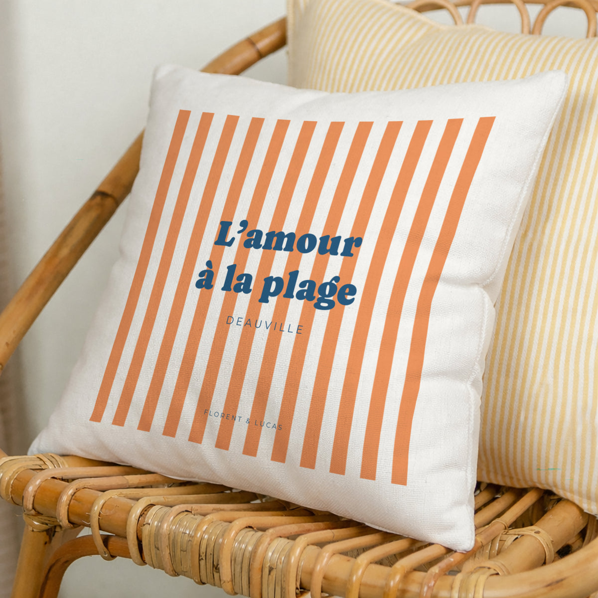 Coussin Objets Beige naturel L'amour à la plage orange photo N° 1