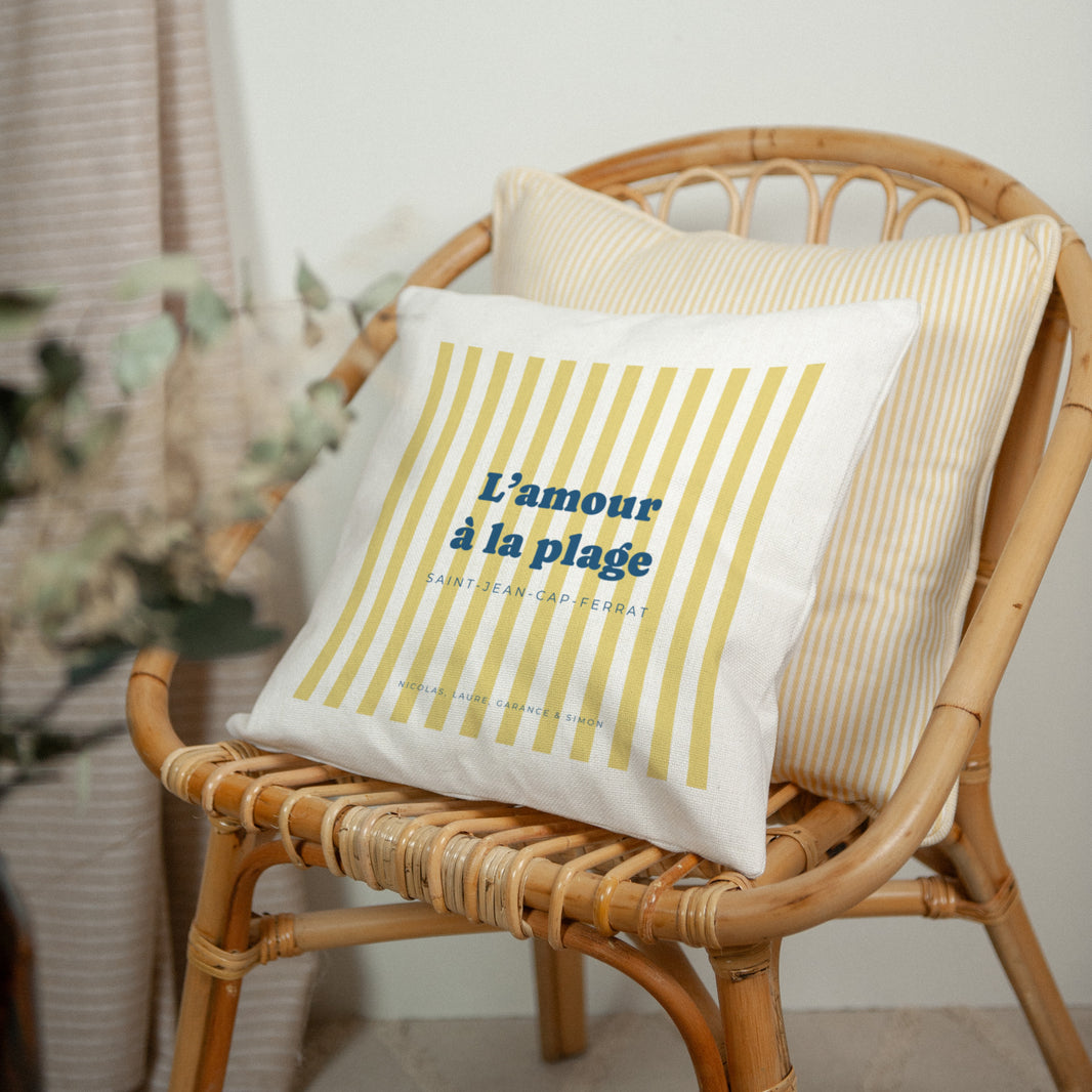 Coussin Objets Beige naturel L'amour à la plage jaune photo N° 2