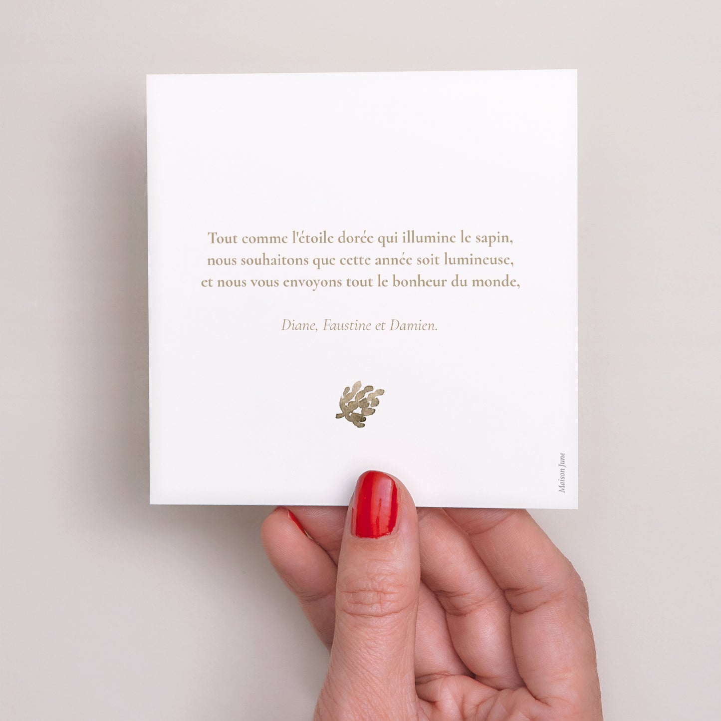 Carte de Noel Fin d'année Carré Pomme de pin et texte doré photo N° 3