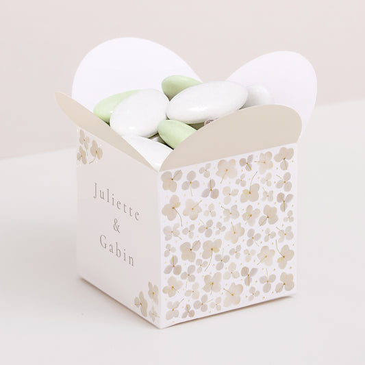 Boîte à dragées Mariage Ouverture papillon Fleurs séchées blanches photo