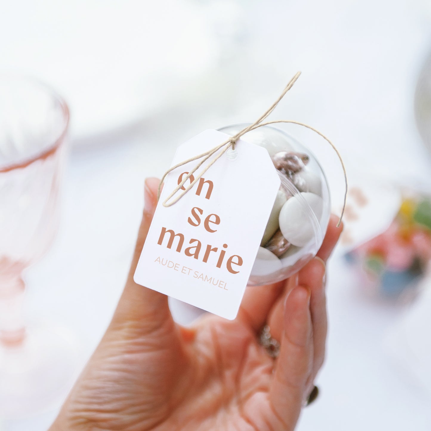 Boîte à dragées Mariage boule avec étiquette fanion Typo terracotta photo N° 3