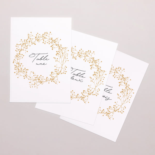 Marque table Mariage Rectangle Couronne d'or Gypsophile photo