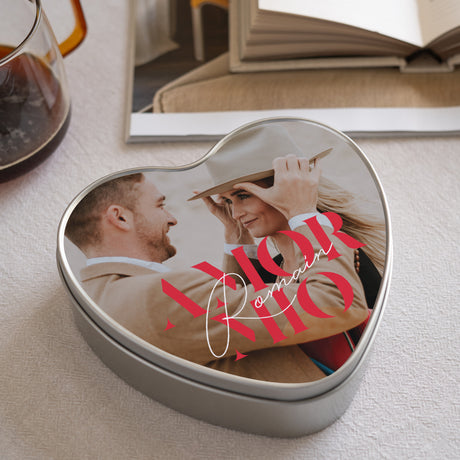 Boite métallique coeur, garnie de chocolats Amor Mio