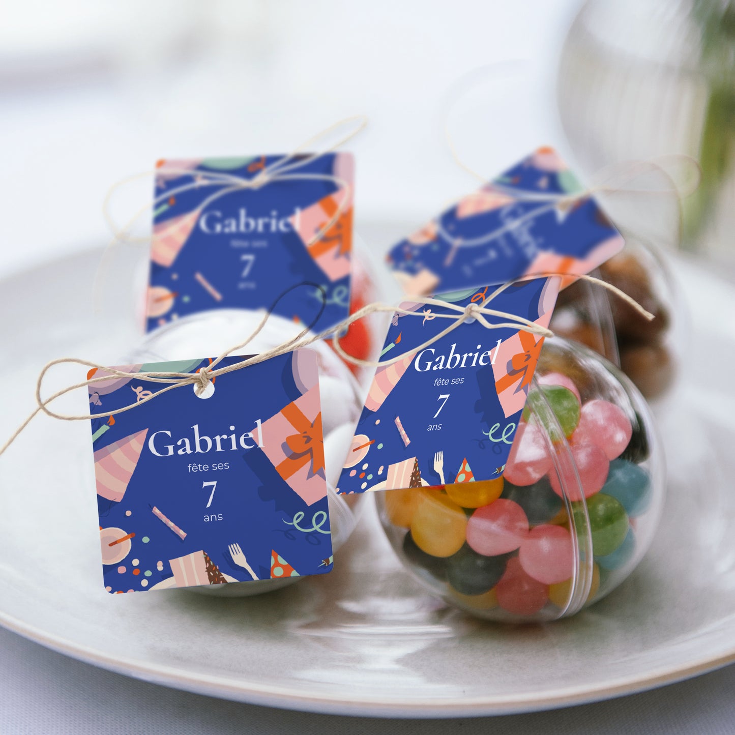 Boîte à bonbons Anniversaire Enfant boule avec étiquette carrée Bienvenue à la fête photo N° 2