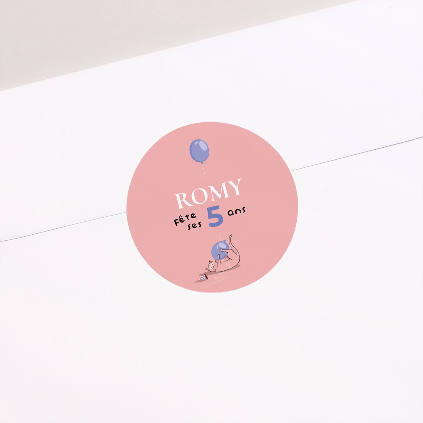 Sticker Anniversaire Enfant Rond Le chat rose photo N° 2