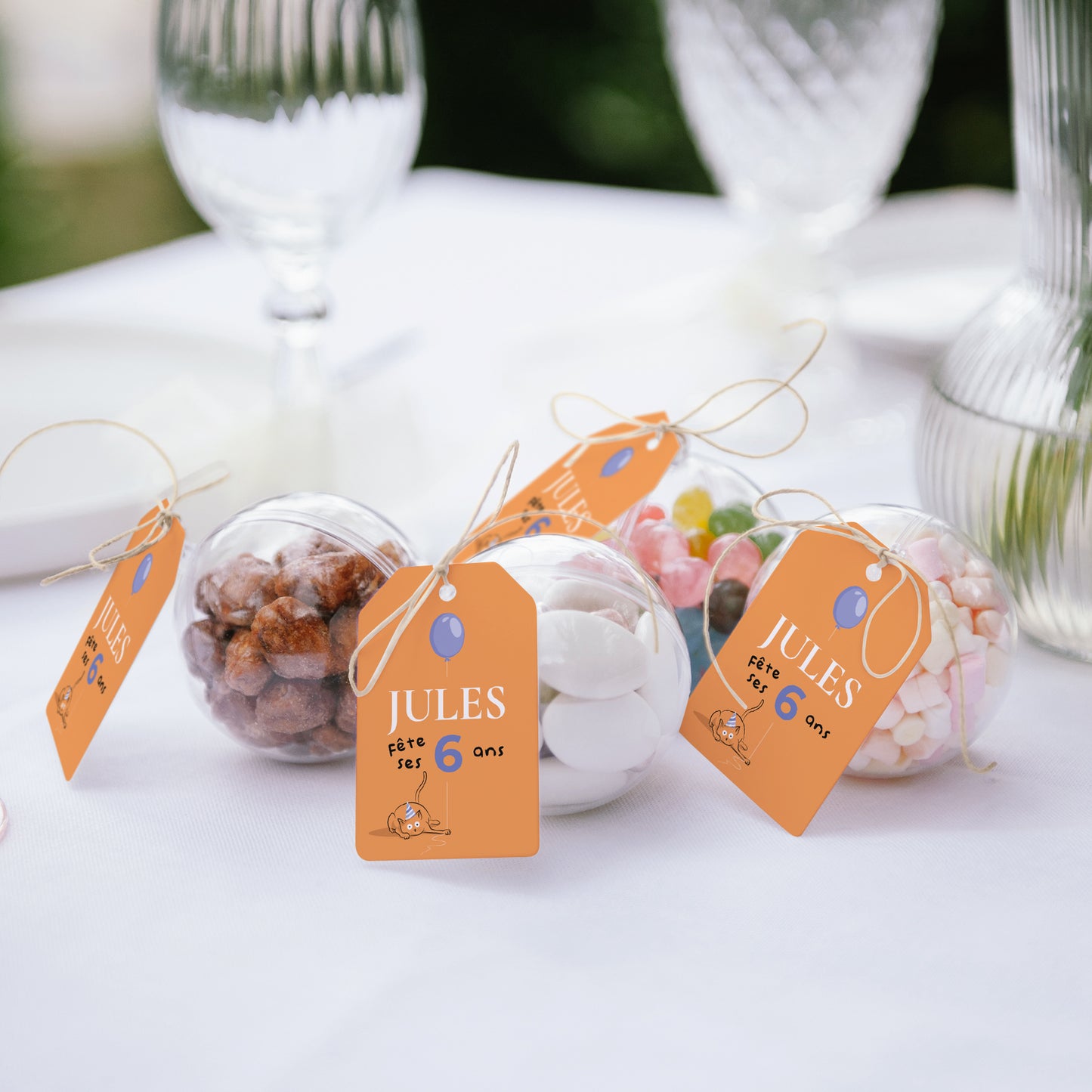 Boîte à bonbons Anniversaire Enfant boule avec étiquette fanion Le chat orange photo N° 2