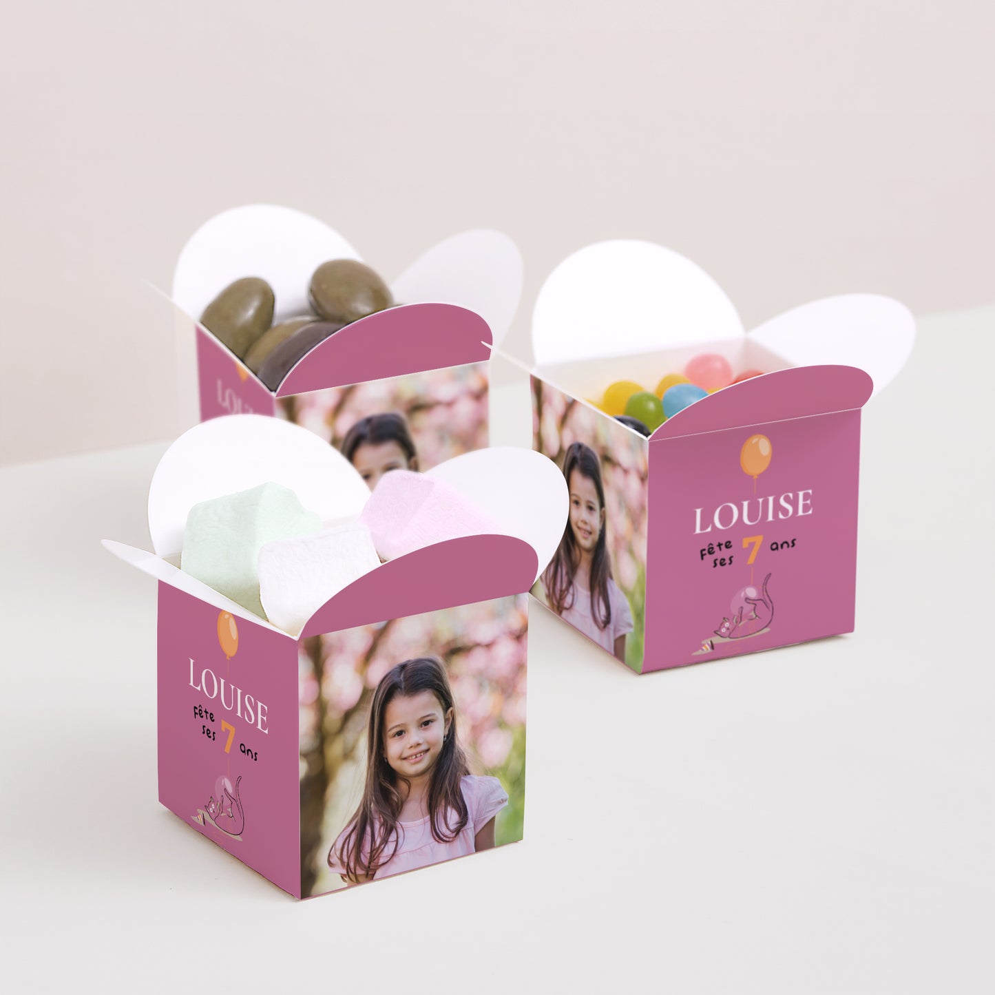 Boîte à bonbons Anniversaire Enfant Ouverture papillon Le chat fushia photo N° 3