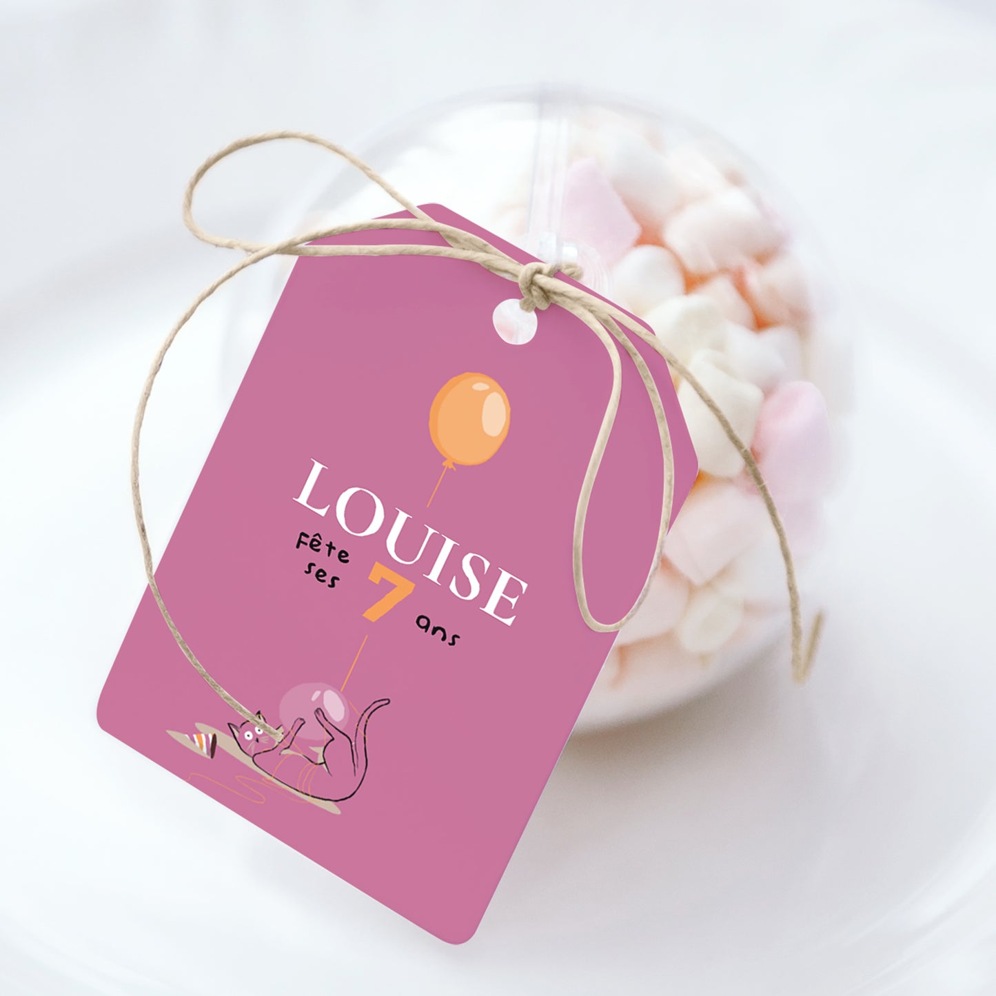 Boîte à bonbons Anniversaire Enfant boule avec étiquette fanion Le chat fushia photo N° 1