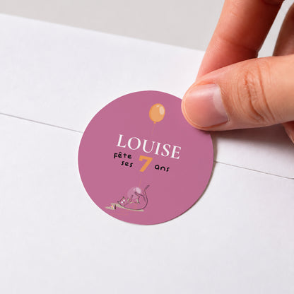 Sticker Anniversaire Enfant Rond Le chat fushia photo N° 1