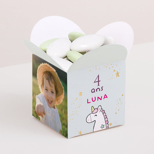 Boîte à bonbons Anniversaire Enfant Ouverture papillon Gâteau Licorne photo