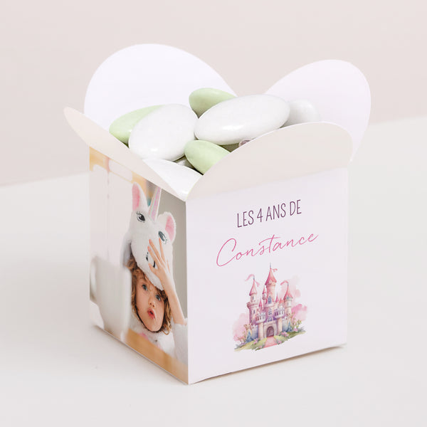 Boîte à bonbons Anniversaire Enfant Ouverture papillon Le château de princesse photo